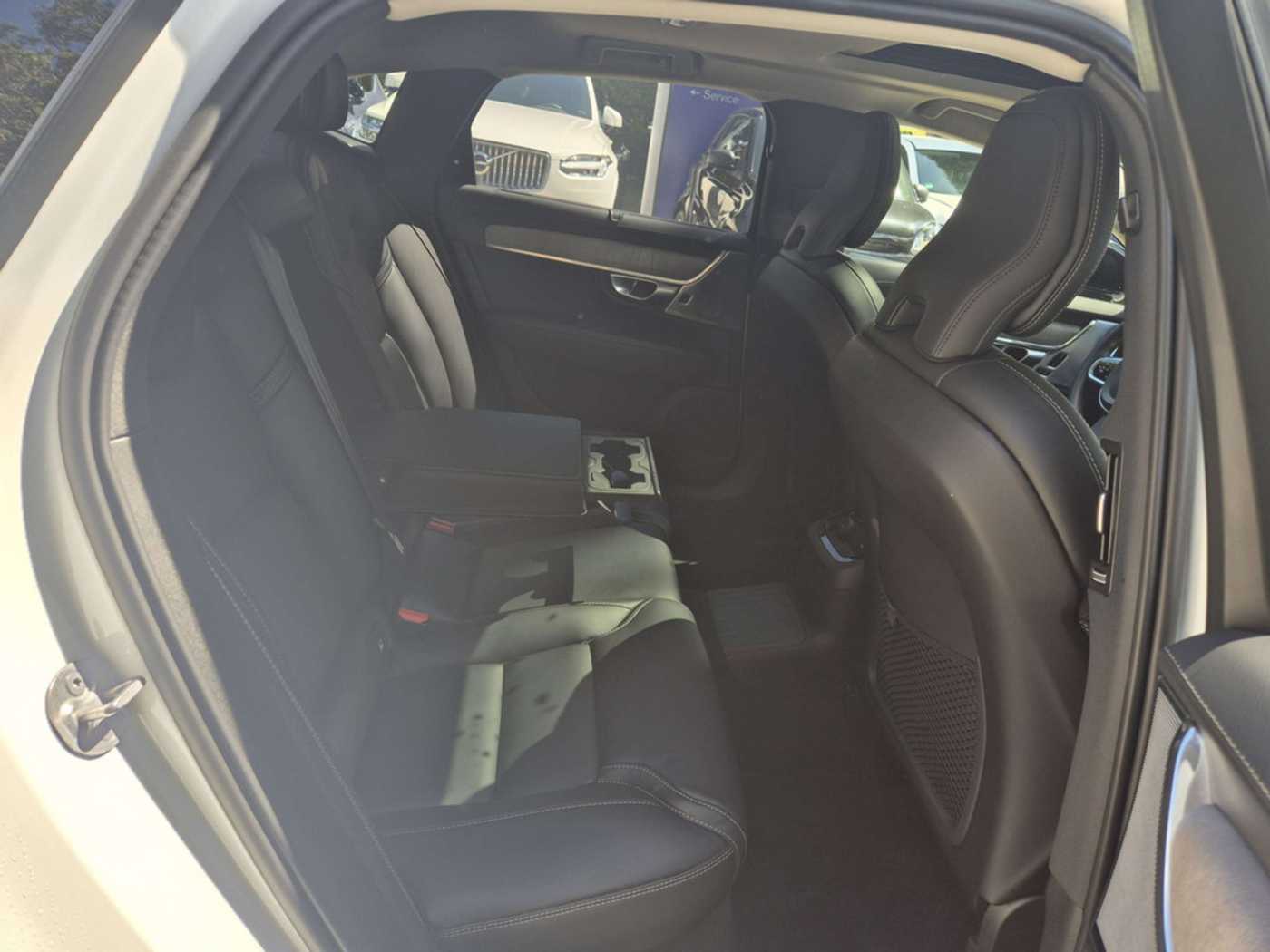 Volvo  T8 Ultimate Dark Recharge Plug-In Hybrid AWD