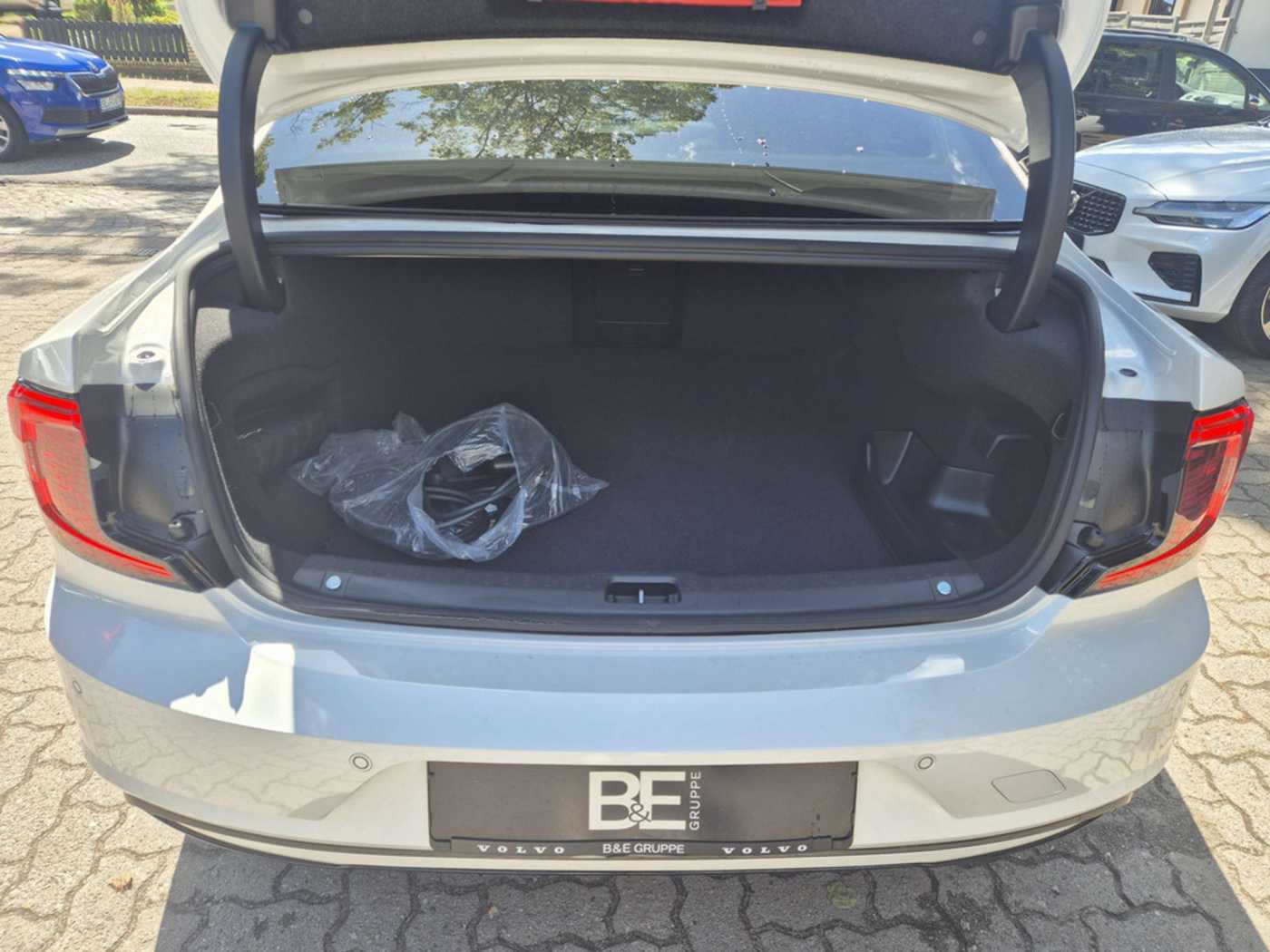 Volvo  T8 Ultimate Dark Recharge Plug-In Hybrid AWD