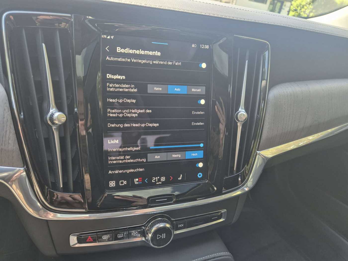 Volvo  T8 Ultimate Dark Recharge Plug-In Hybrid AWD
