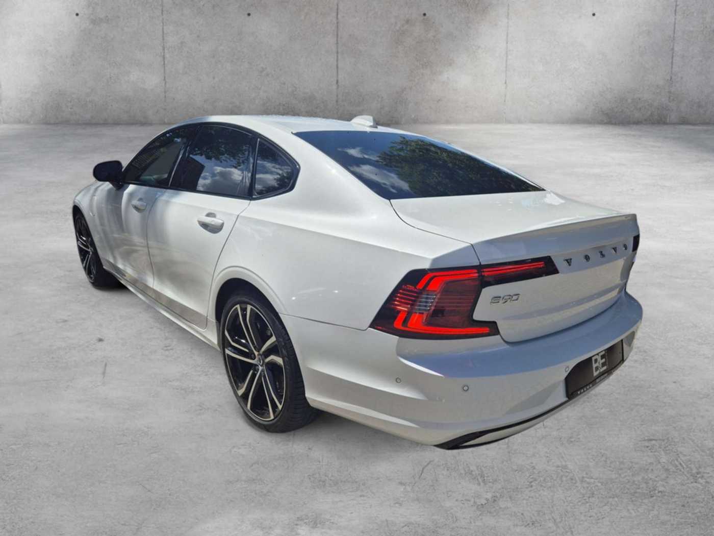 Volvo  T8 Ultimate Dark Recharge Plug-In Hybrid AWD