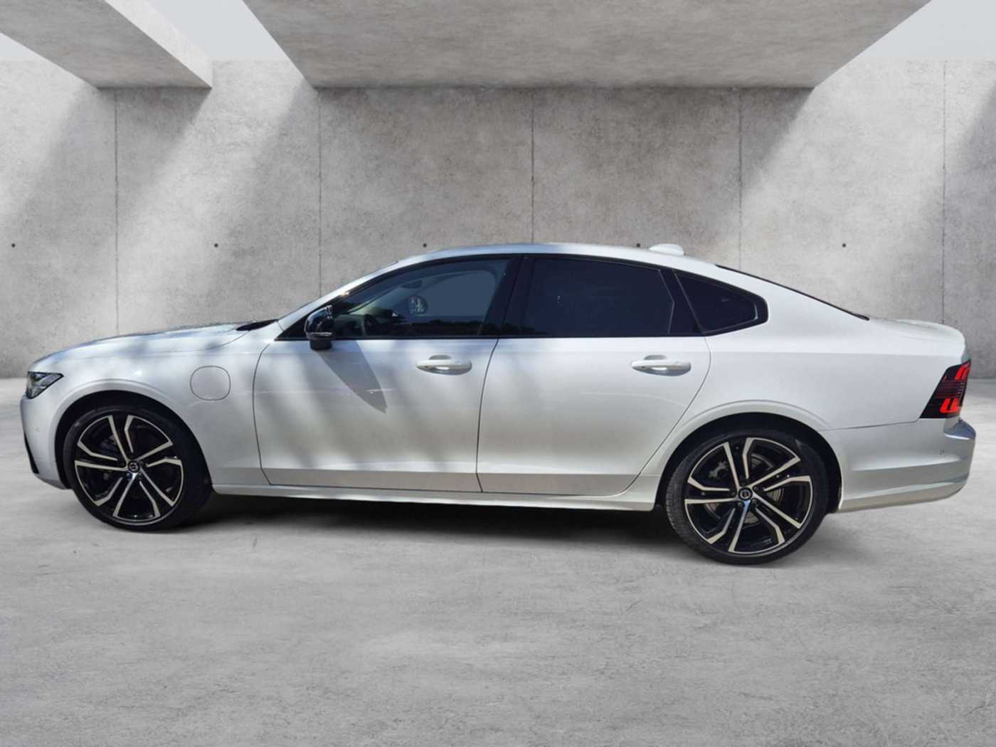 Volvo  T8 Ultimate Dark Recharge Plug-In Hybrid AWD