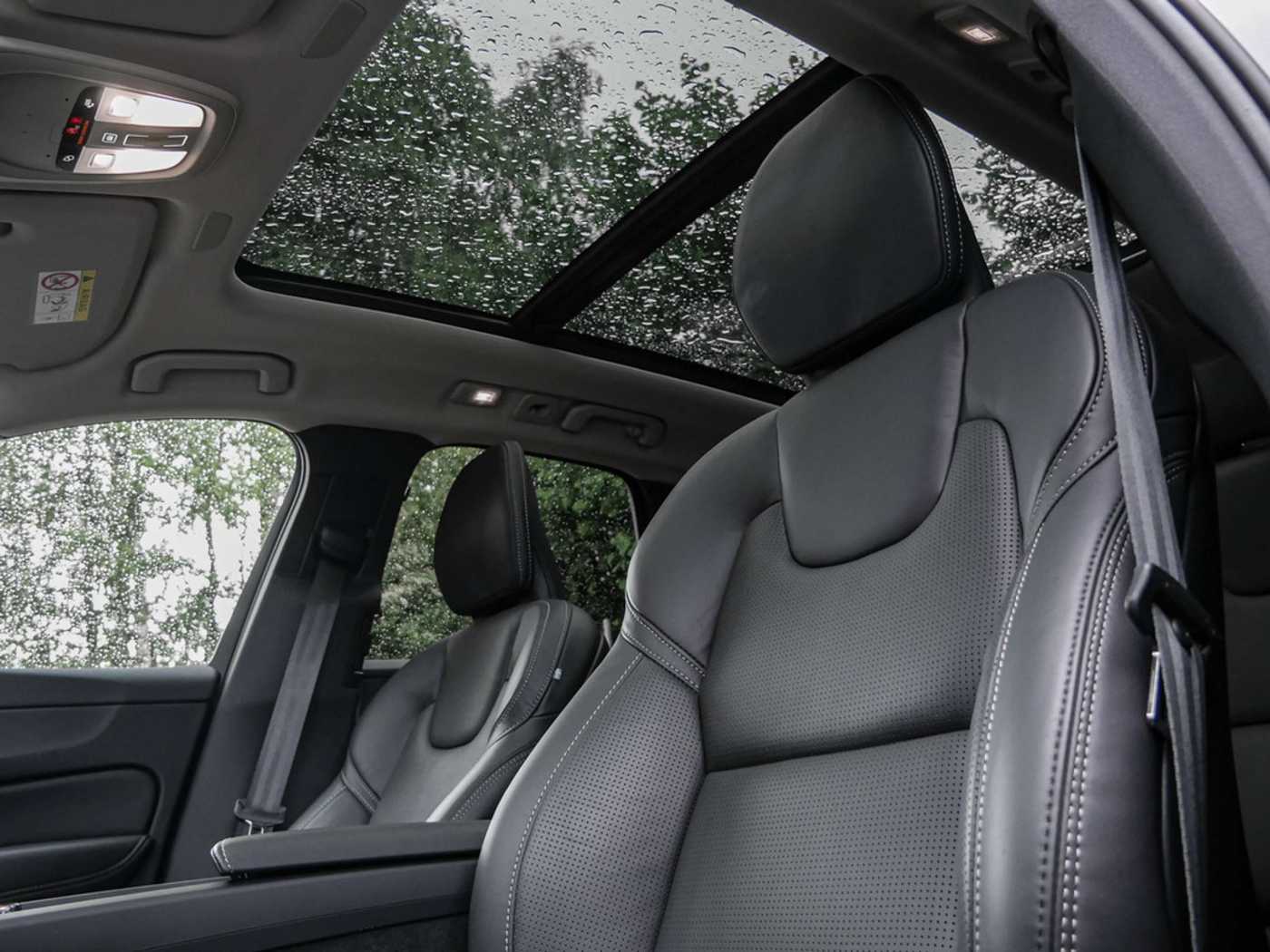 Volvo  T8 Plus Dark Recharge Plug-In Hybrid AWD