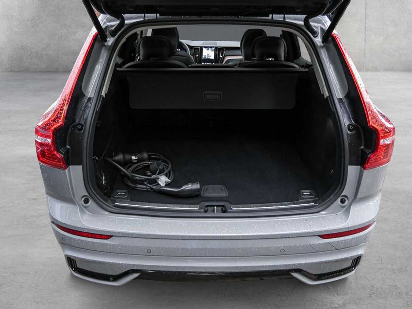 Volvo  T8 Plus Dark Recharge Plug-In Hybrid AWD