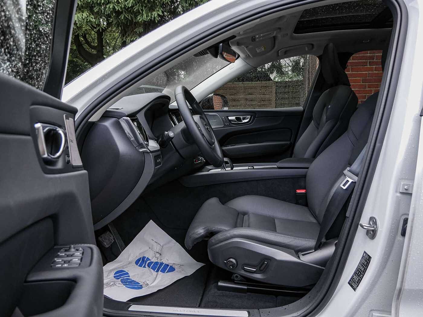 Volvo  T8 Plus Dark Recharge Plug-In Hybrid AWD
