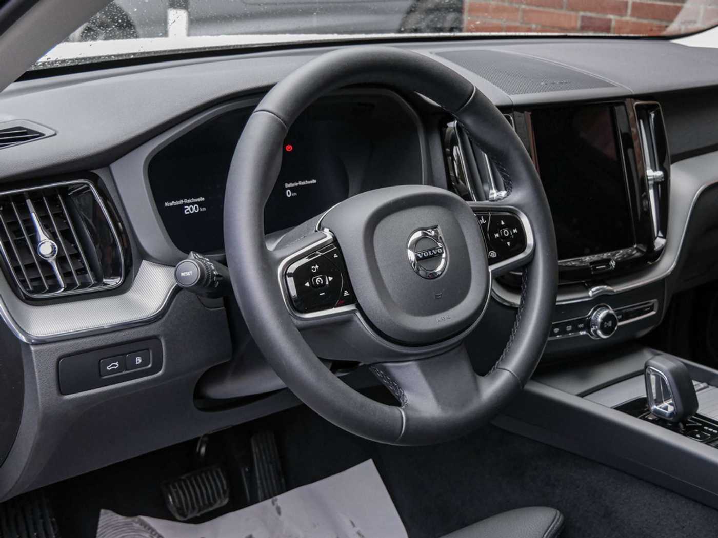 Volvo  T8 Plus Dark Recharge Plug-In Hybrid AWD