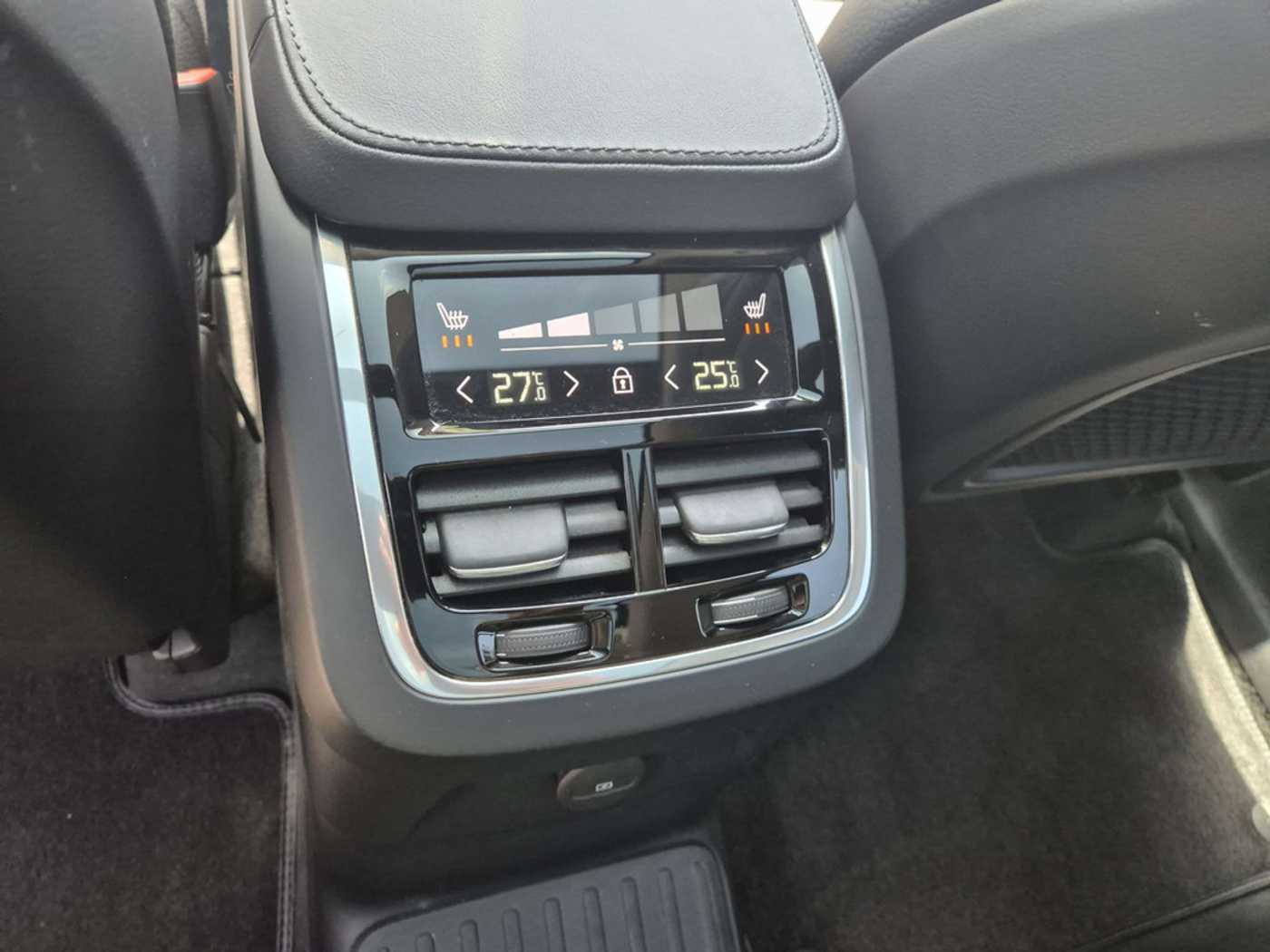 Volvo  T8 Plus Bright Recharge Plug-In Hybrid AWD