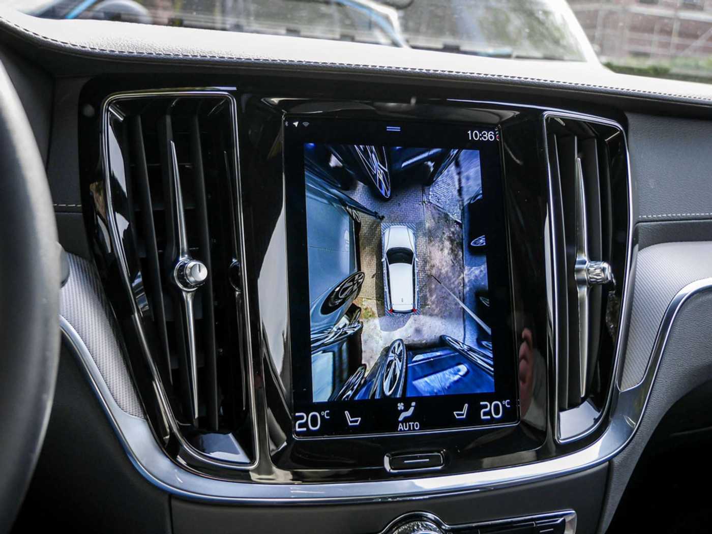 Volvo  T8 Recharge Plug-In Hybrid AWD Plus Dark