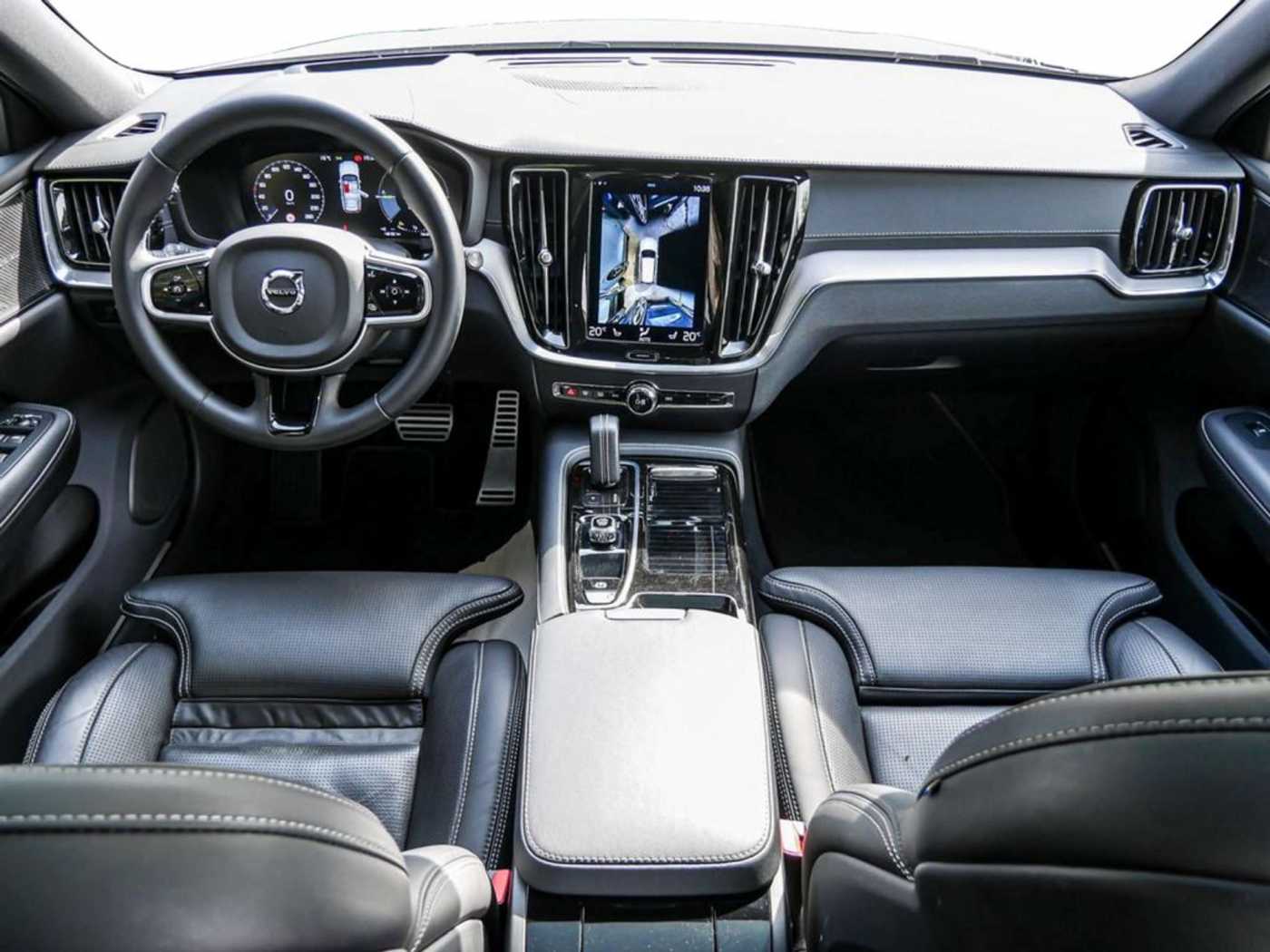Volvo  T8 Recharge Plug-In Hybrid AWD Plus Dark
