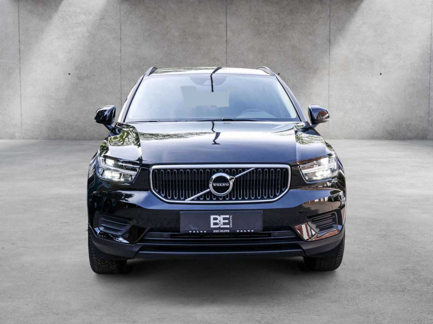 Volvo  T2 Momentum Core 2WD