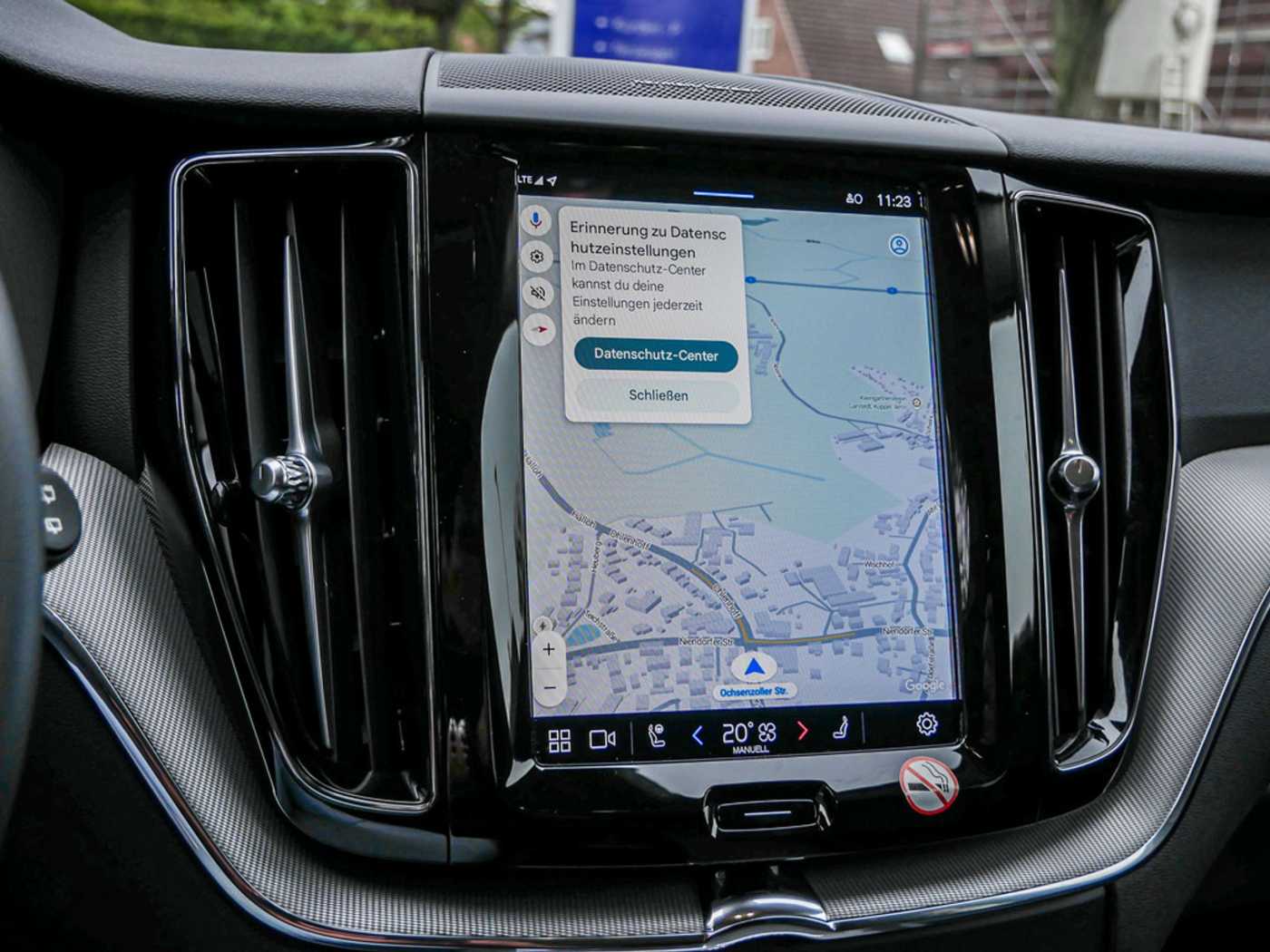 Volvo  Recharge T6 AWD Plus Dark LED PANO 360°