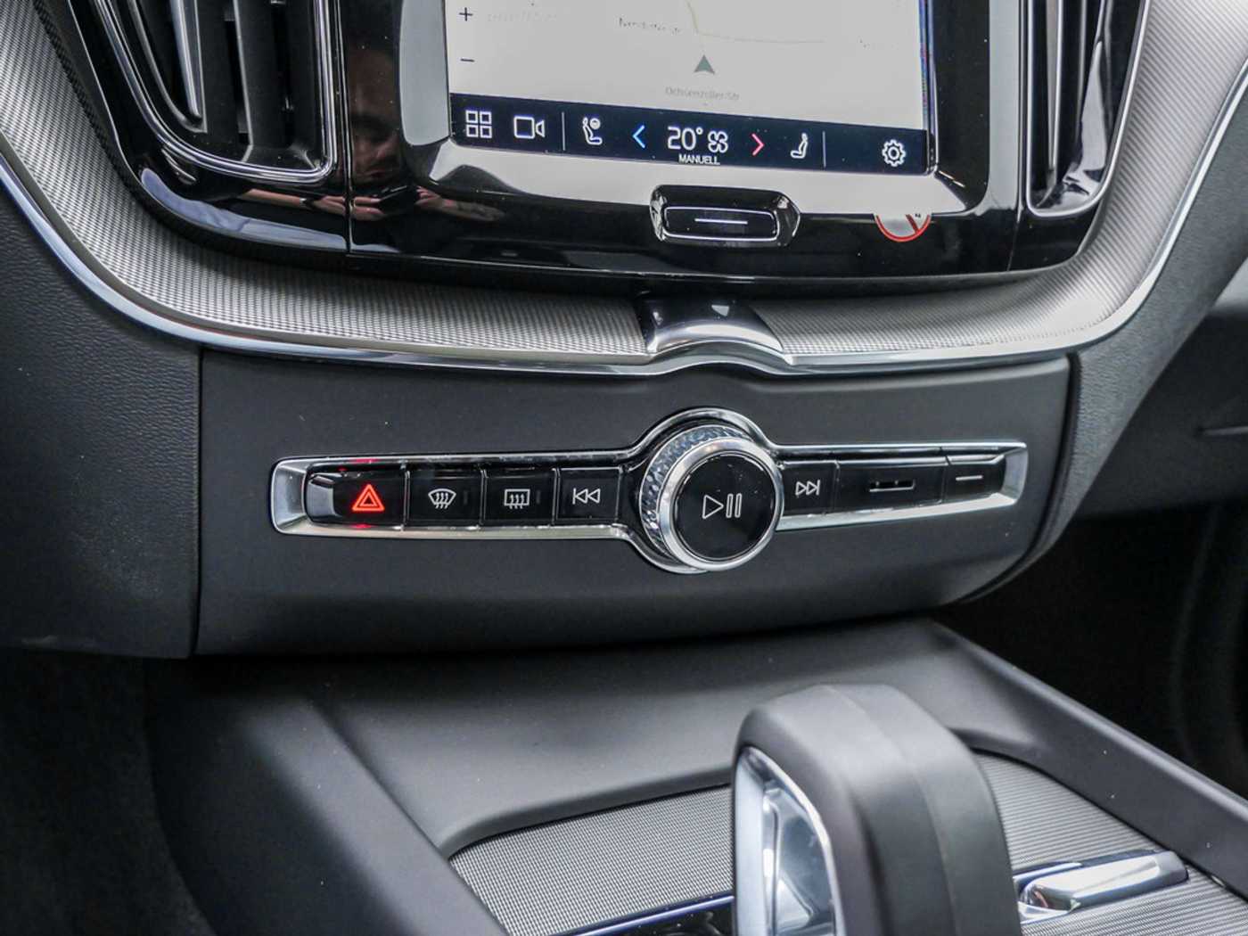 Volvo  Recharge T6 AWD Plus Dark LED PANO 360°