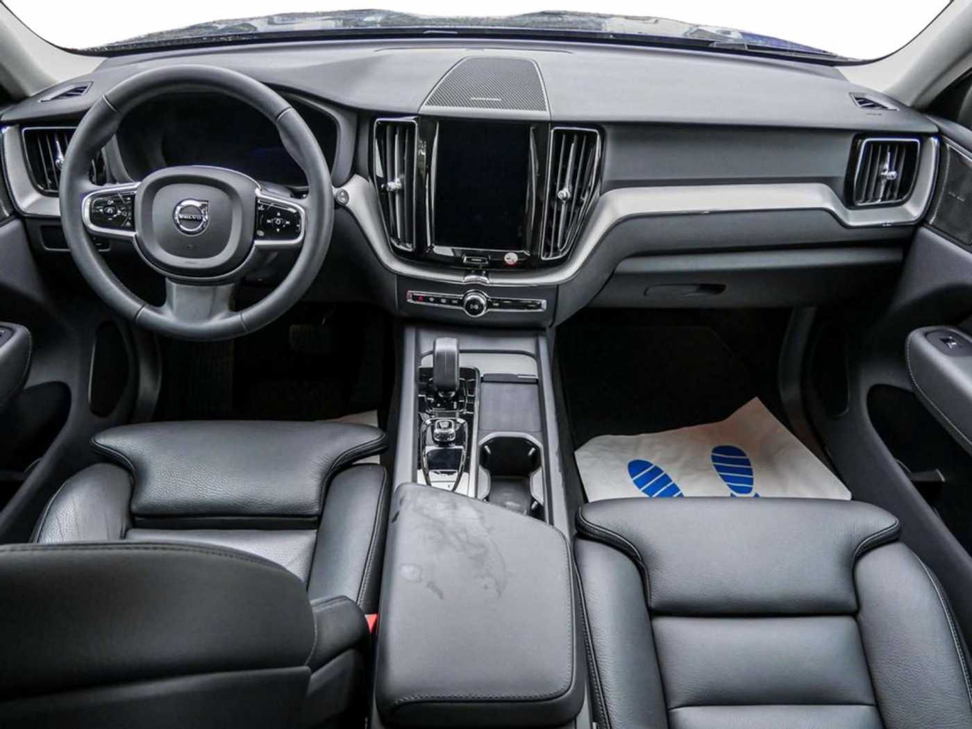 Volvo  Recharge T6 AWD Plus Dark LED PANO 360°