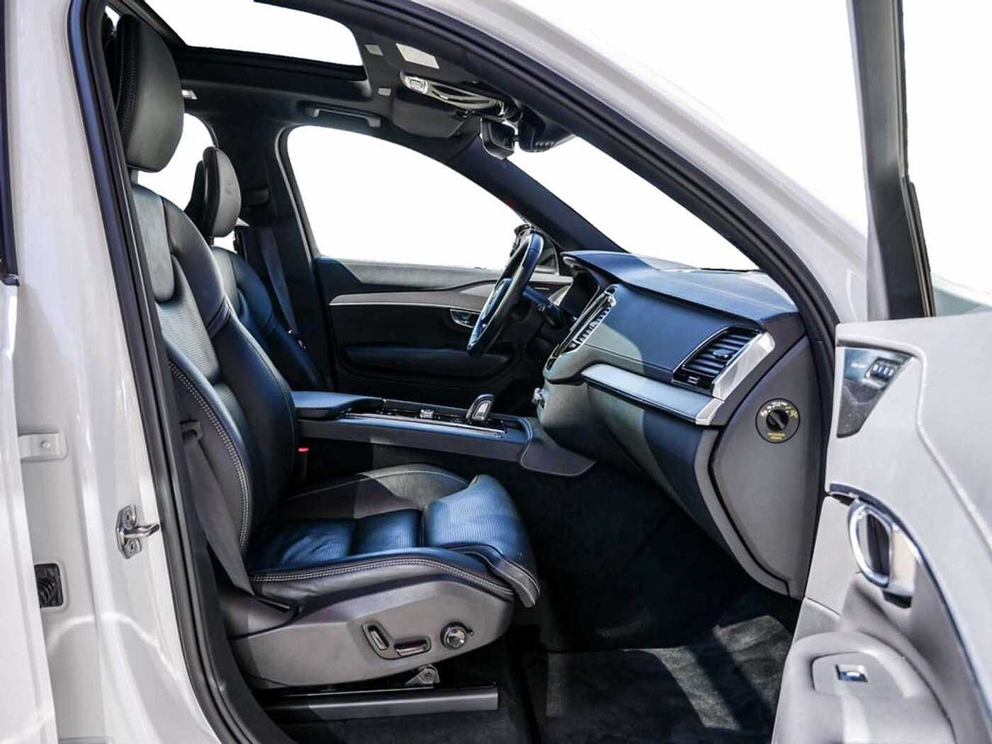 Volvo  T8 AWD Recharge Plug-In Hybrid R-Design