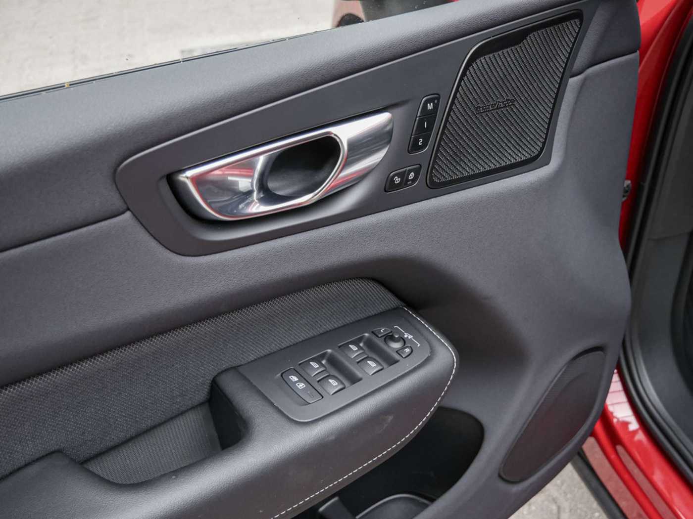 Volvo  T6 R Design Recharge Plug-In Hybrid AWD