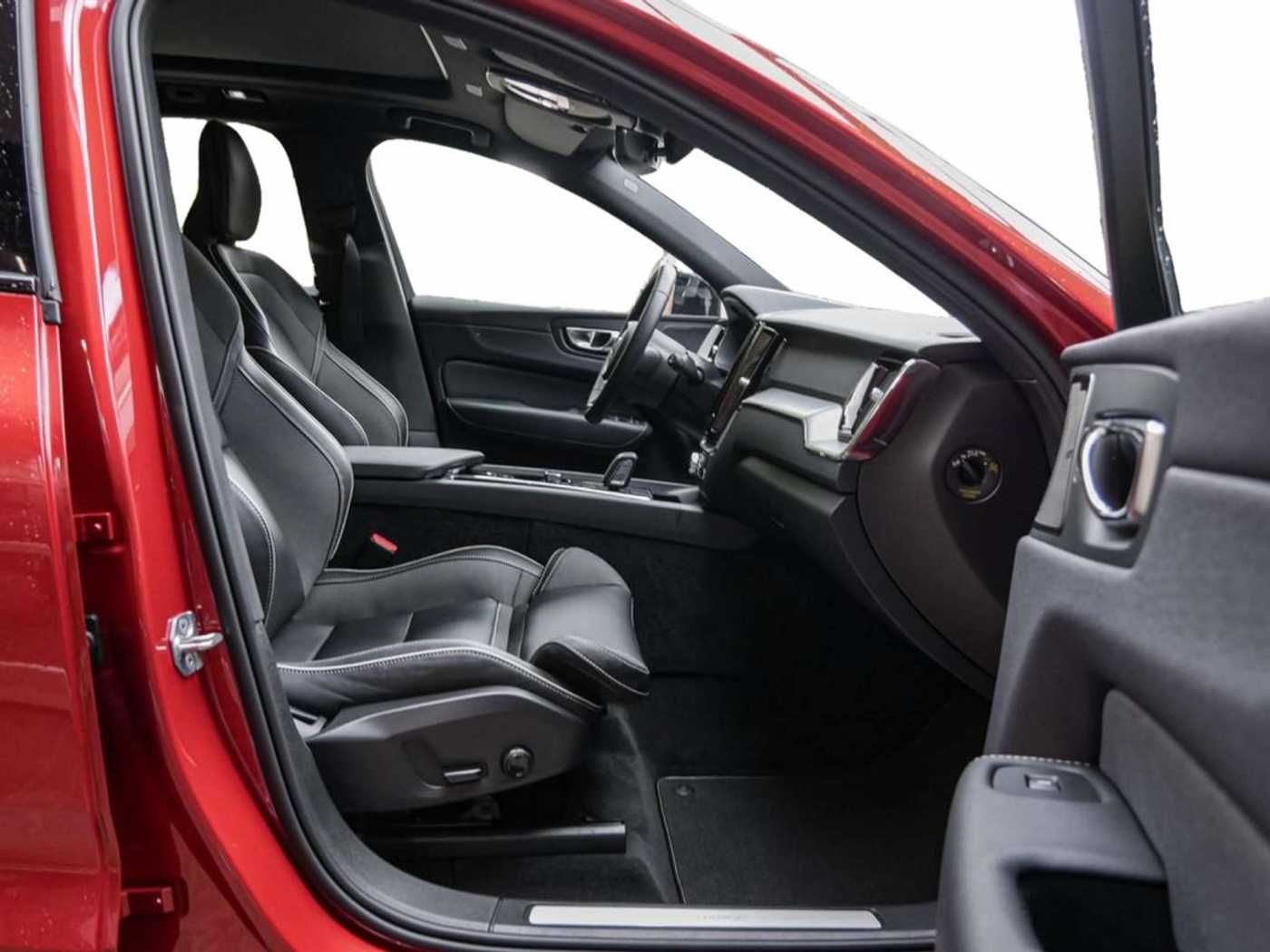 Volvo  T6 R Design Recharge Plug-In Hybrid AWD