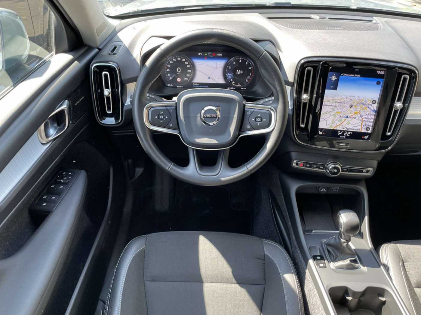 Volvo  T3 Momentum Pro KAMERA | HARMAN/KARDON | WINTER-PA