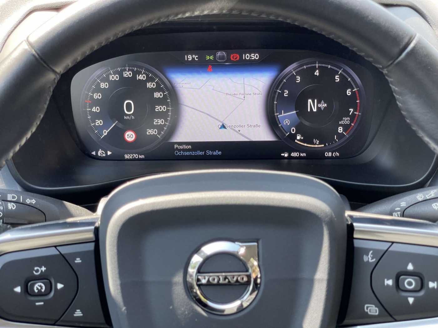 Volvo  T3 Momentum Pro KAMERA | HARMAN/KARDON | WINTER-PA