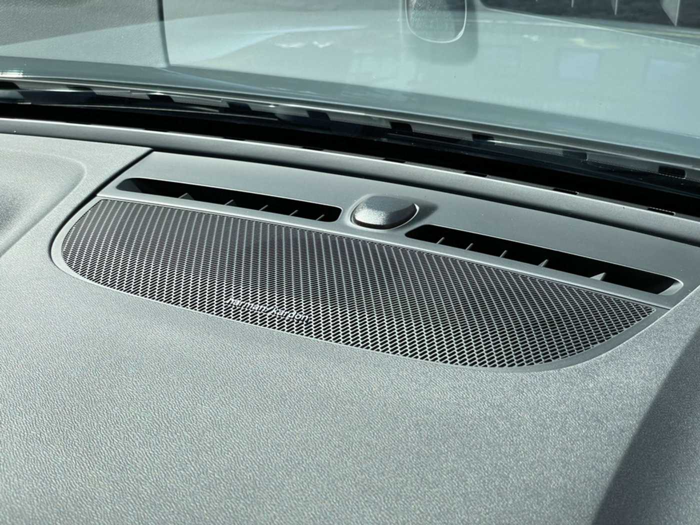 Volvo  T3 Momentum Pro KAMERA | HARMAN/KARDON | WINTER-PA