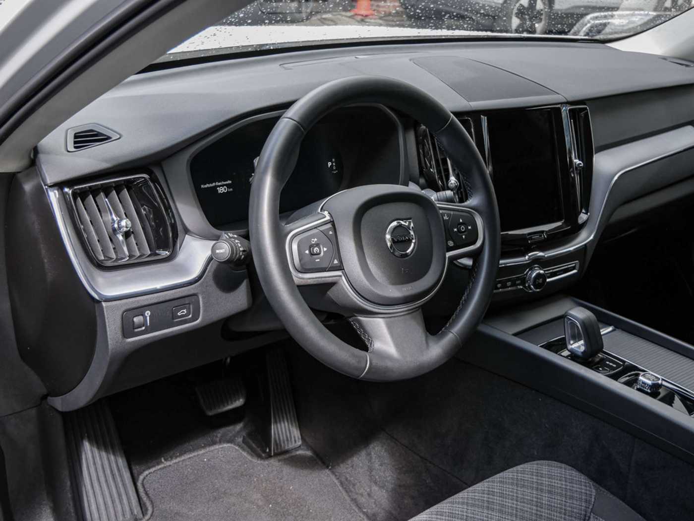 Volvo  Momentum Pro KLIMA SHZ KAMERA FACEL. LED