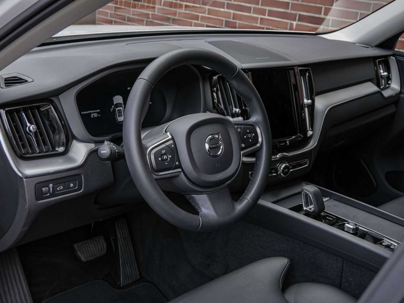 Volvo  T6 AWD Recharge Plug-In Hybrid Inscription Express
