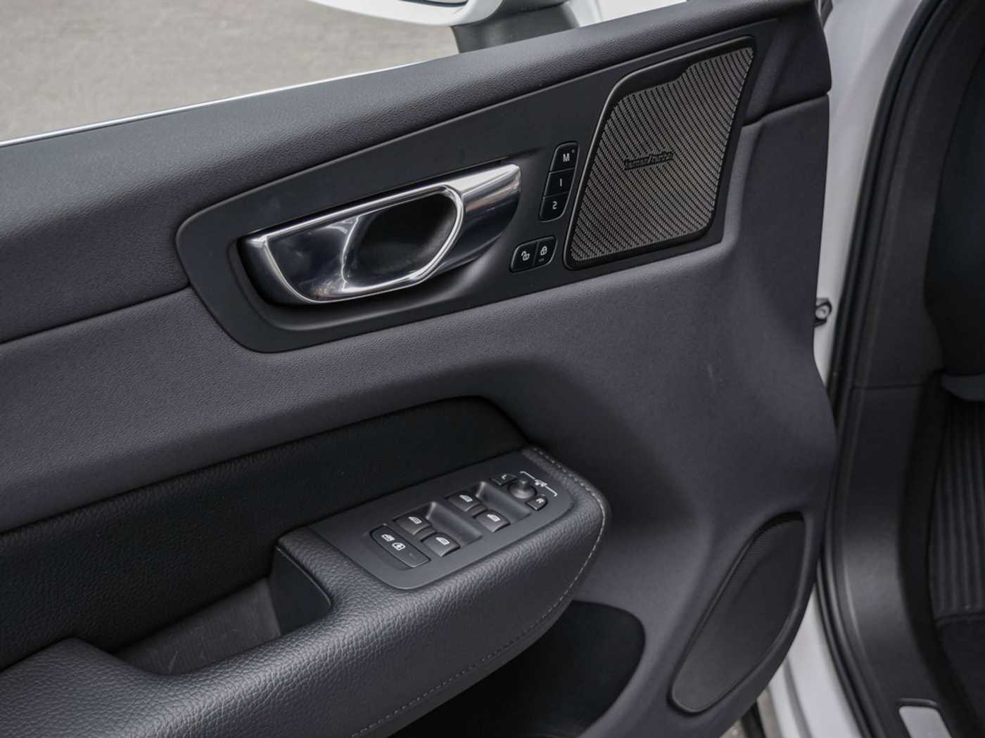 Volvo  T6 AWD Recharge Plug-In Hybrid Inscription Express