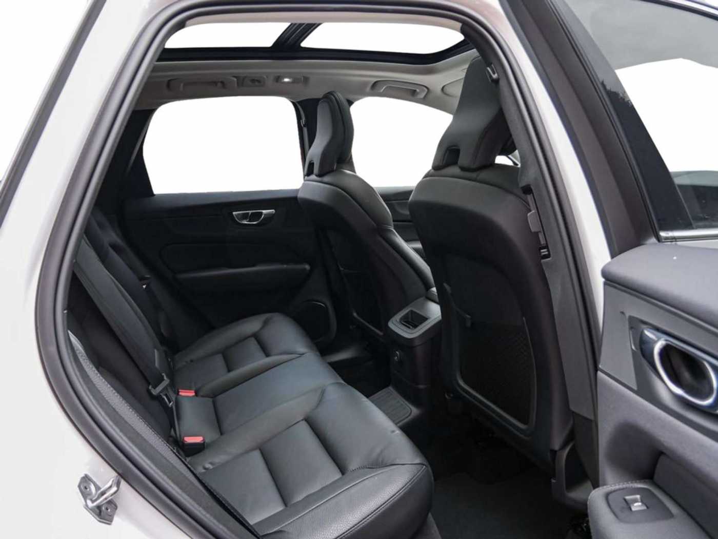 Volvo  T6 AWD Recharge Plug-In Hybrid Inscription Express