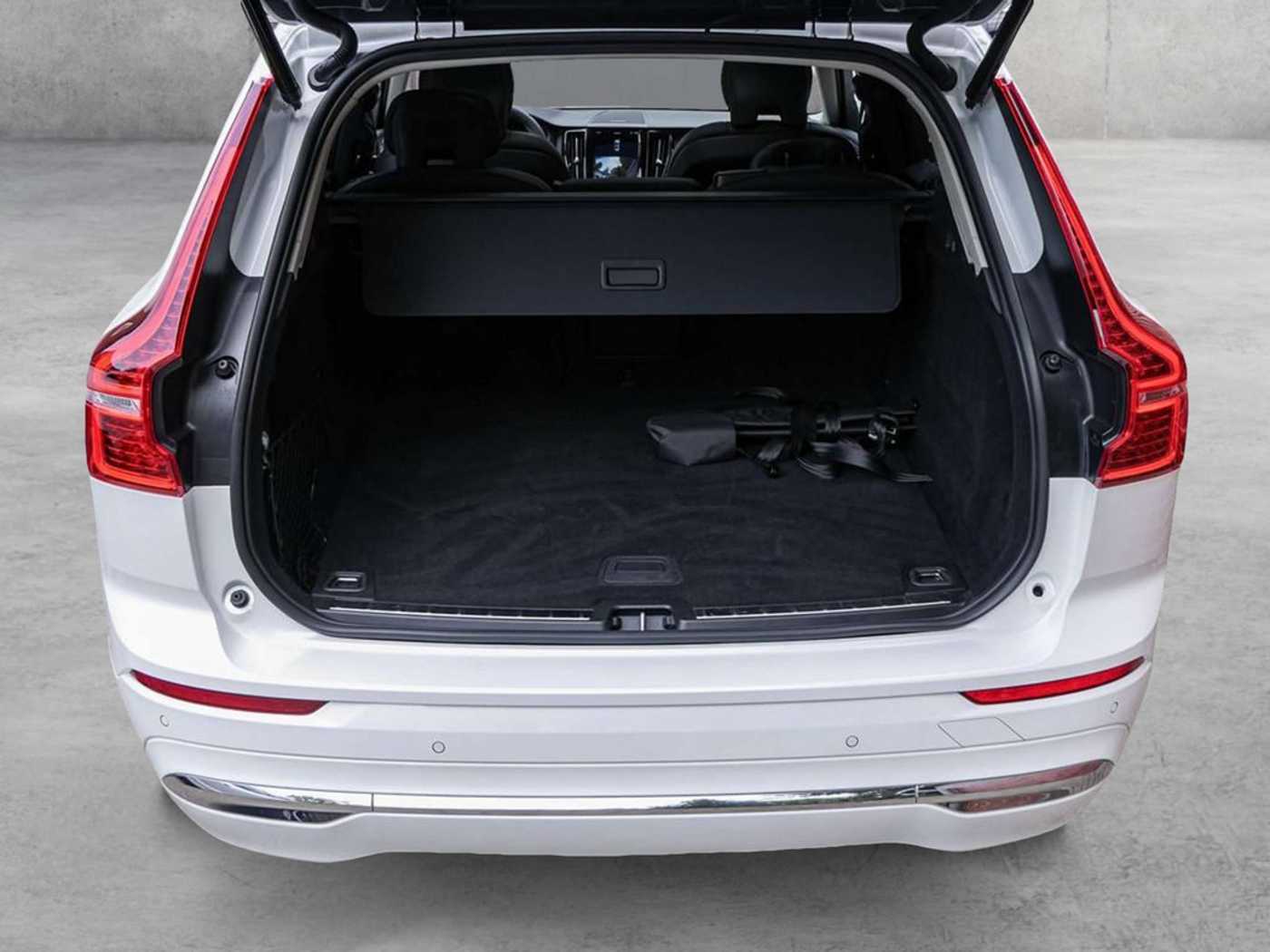 Volvo  T6 AWD Recharge Plug-In Hybrid Inscription Express