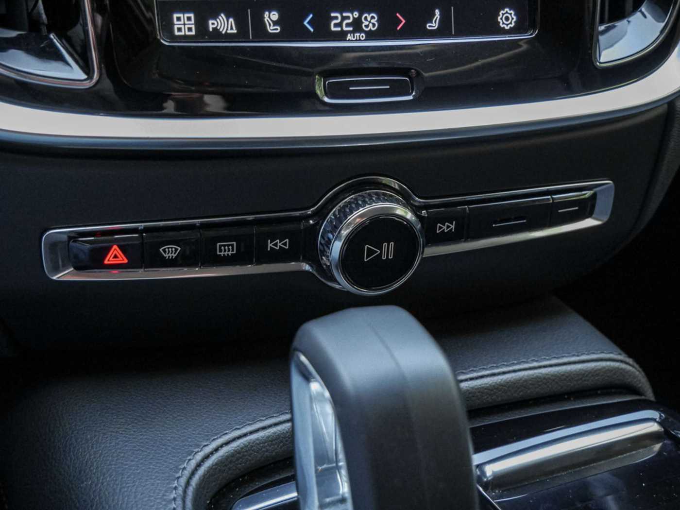 Volvo  T6 Core Recharge Plug-In Hybrid AWD