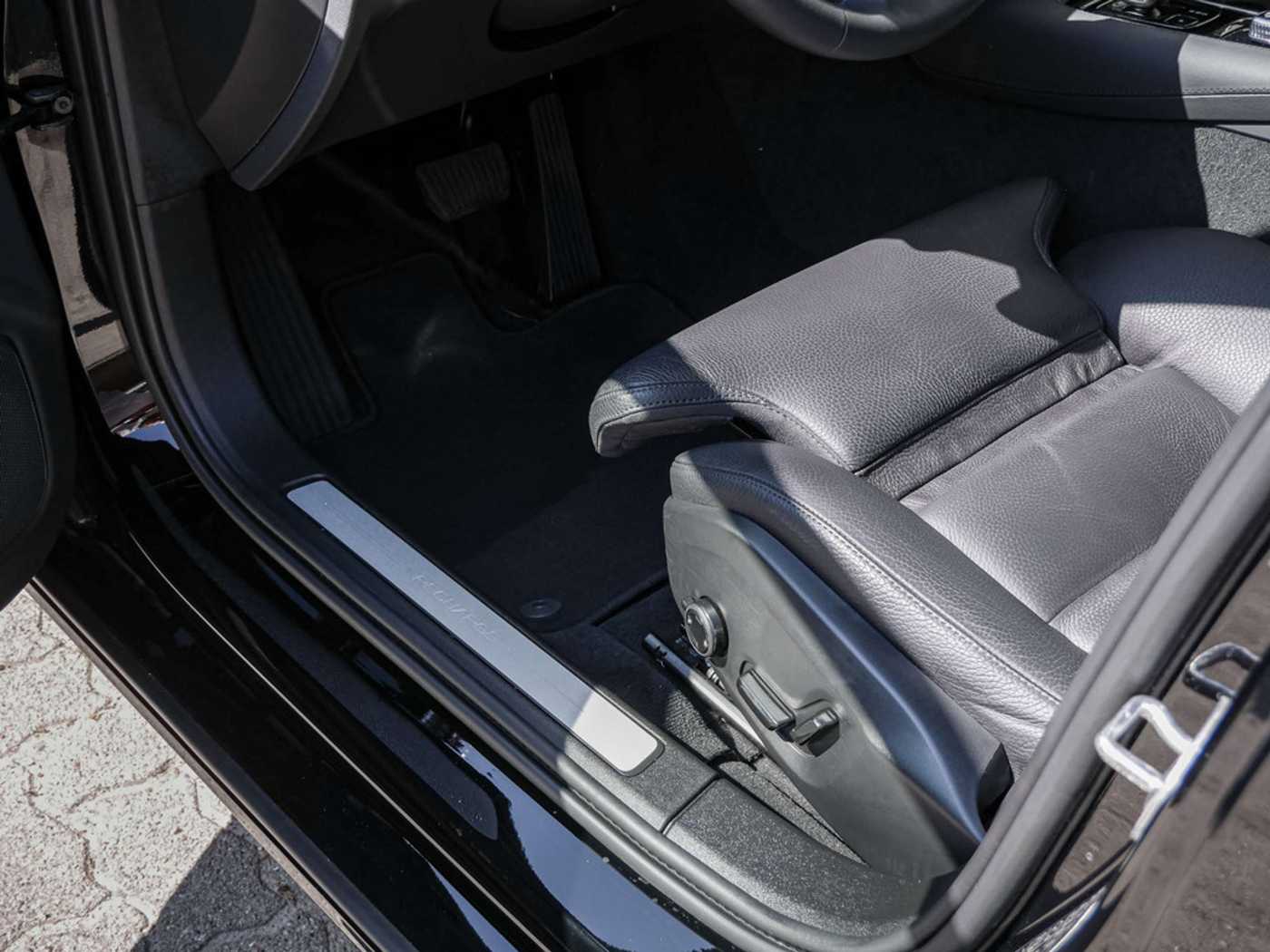 Volvo  T8 Plus Bright Recharge Plug-In Hybrid AWD