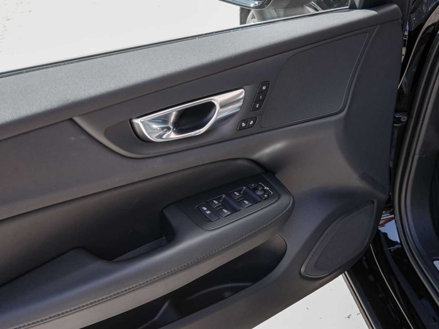 Volvo  T8 Plus Bright Recharge Plug-In Hybrid AWD