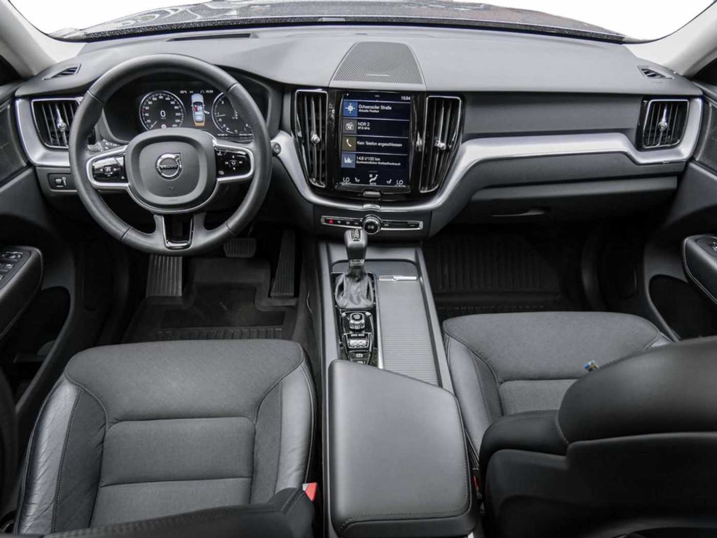 Volvo  D4 Geartronic Momentum