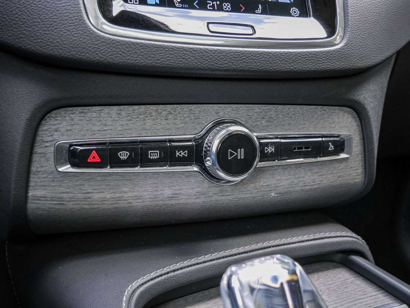 Volvo  T8 Ultimate Dark Recharge Plug-In Hybrid AWD