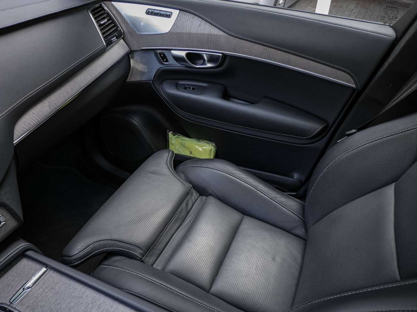 Volvo  T8 Ultimate Dark Recharge Plug-In Hybrid AWD
