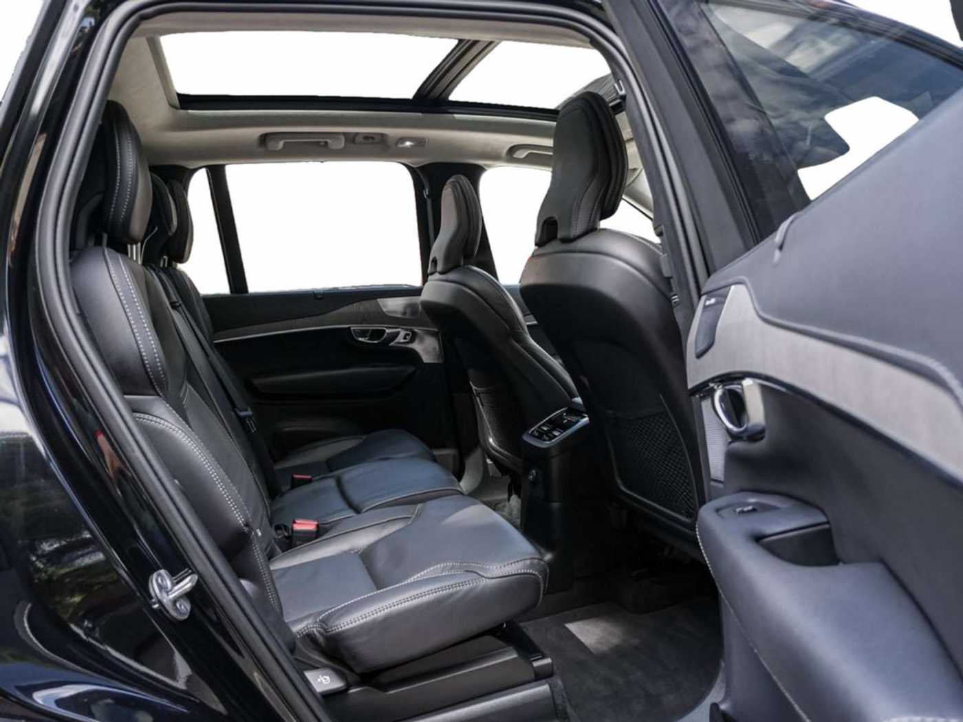 Volvo  T8 Ultimate Dark Recharge Plug-In Hybrid AWD
