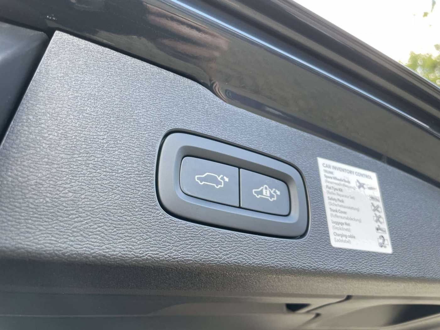 Volvo  Kombi T6 Ultra Dark Recharge Plug-In Hybrid AWD