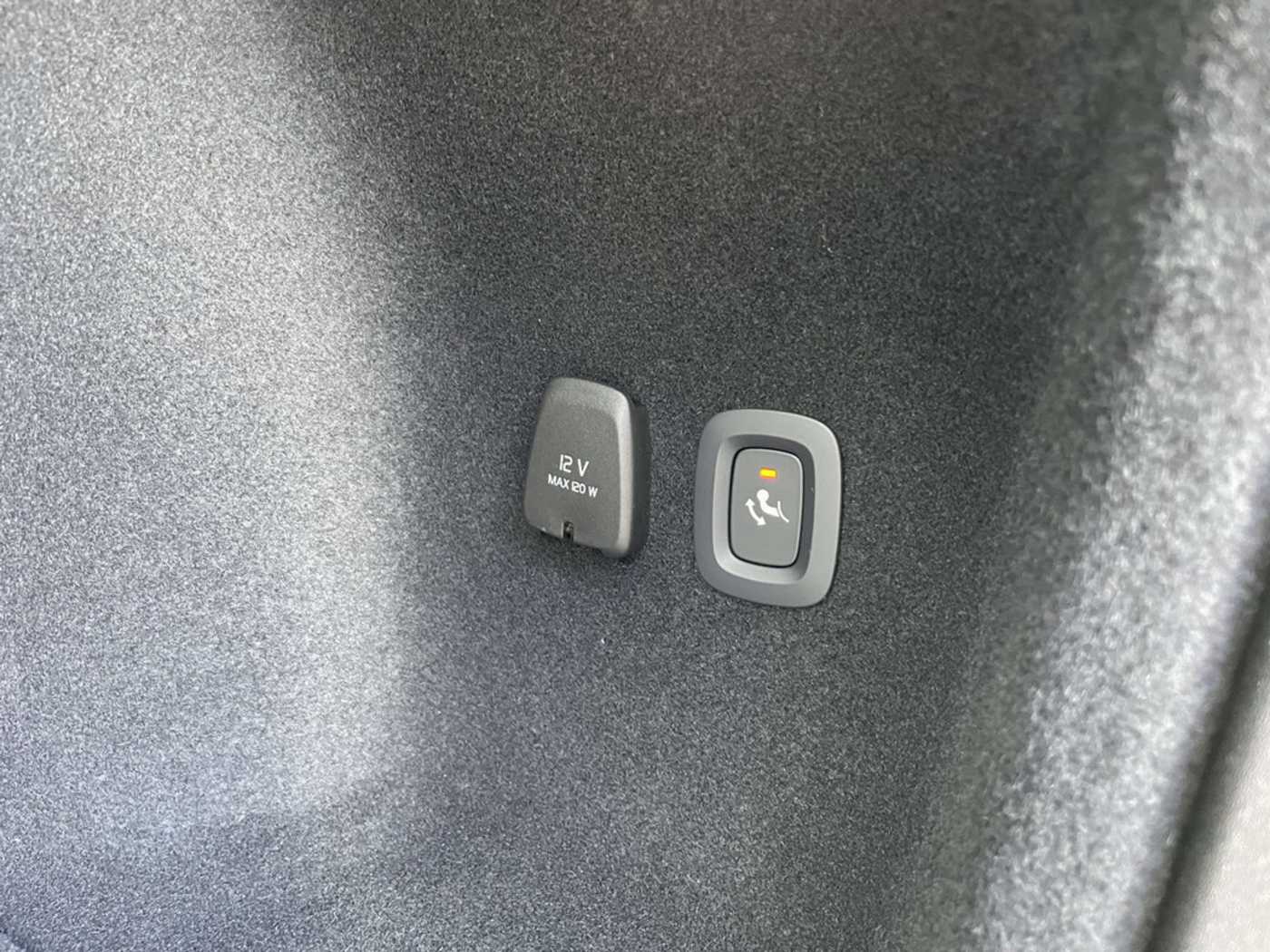 Volvo  Kombi T6 Ultra Dark Recharge Plug-In Hybrid AWD