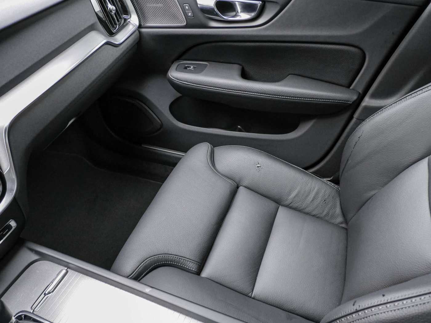 Volvo  D4 Cross Country Pro AWD
