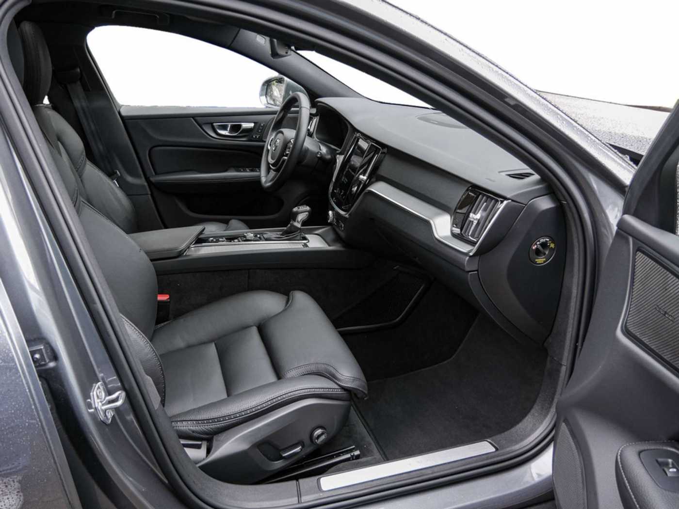 Volvo  D4 Cross Country Pro AWD