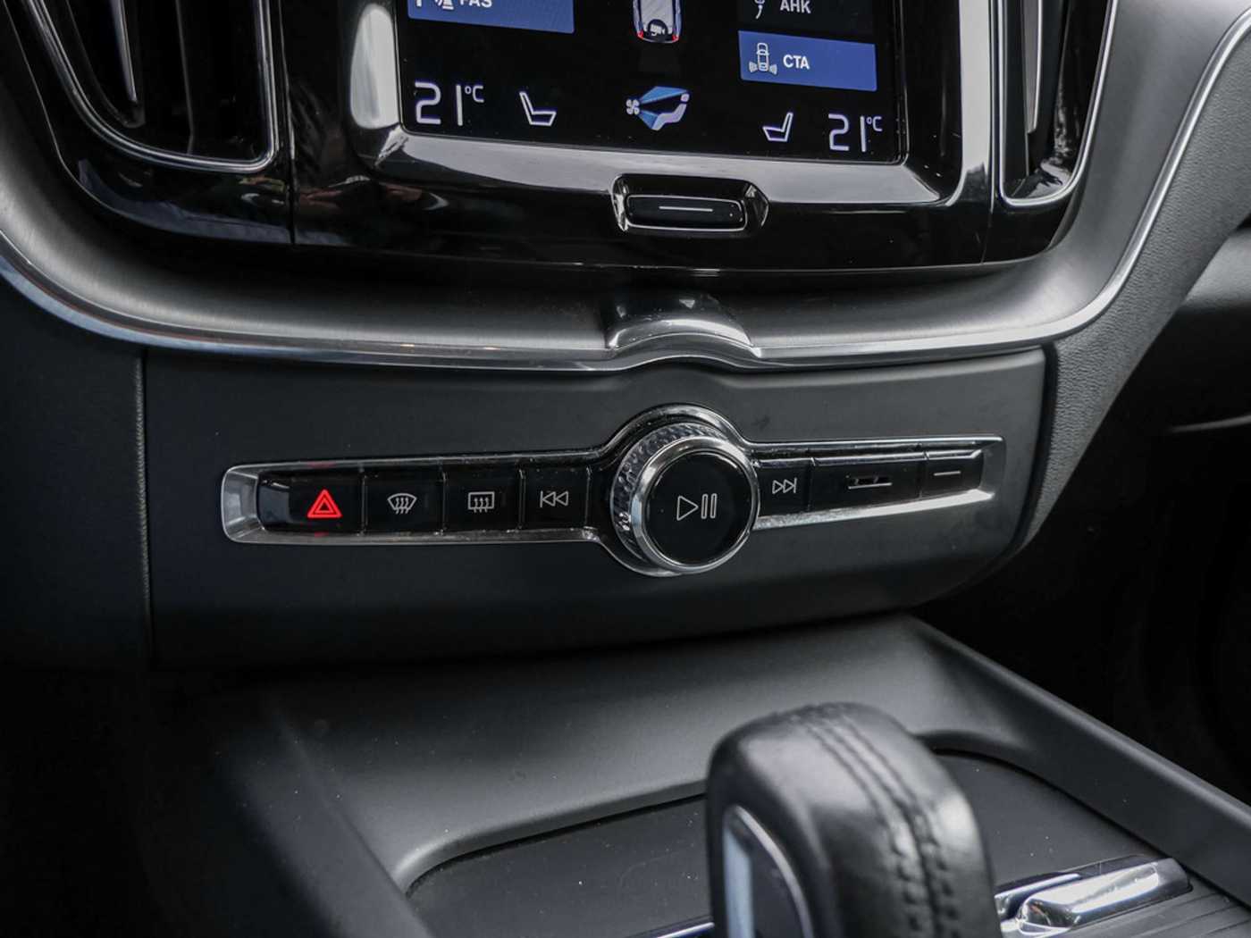 Volvo  T6 Inscription Expression Recharge Plug-In Hybrid