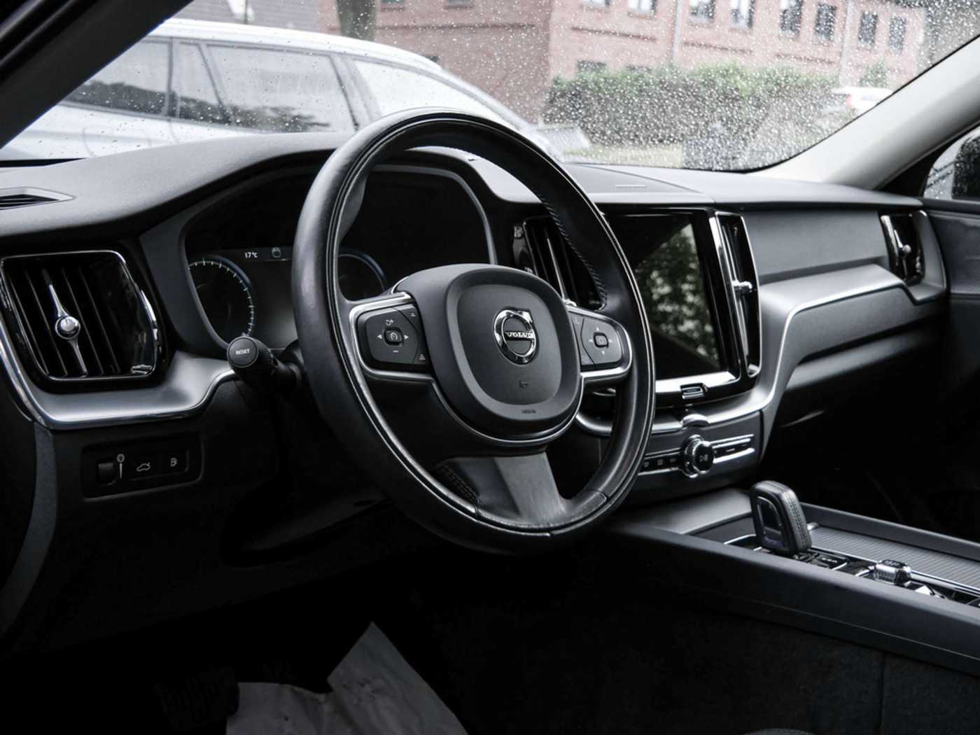 Volvo  T6 Inscription Expression Recharge Plug-In Hybrid