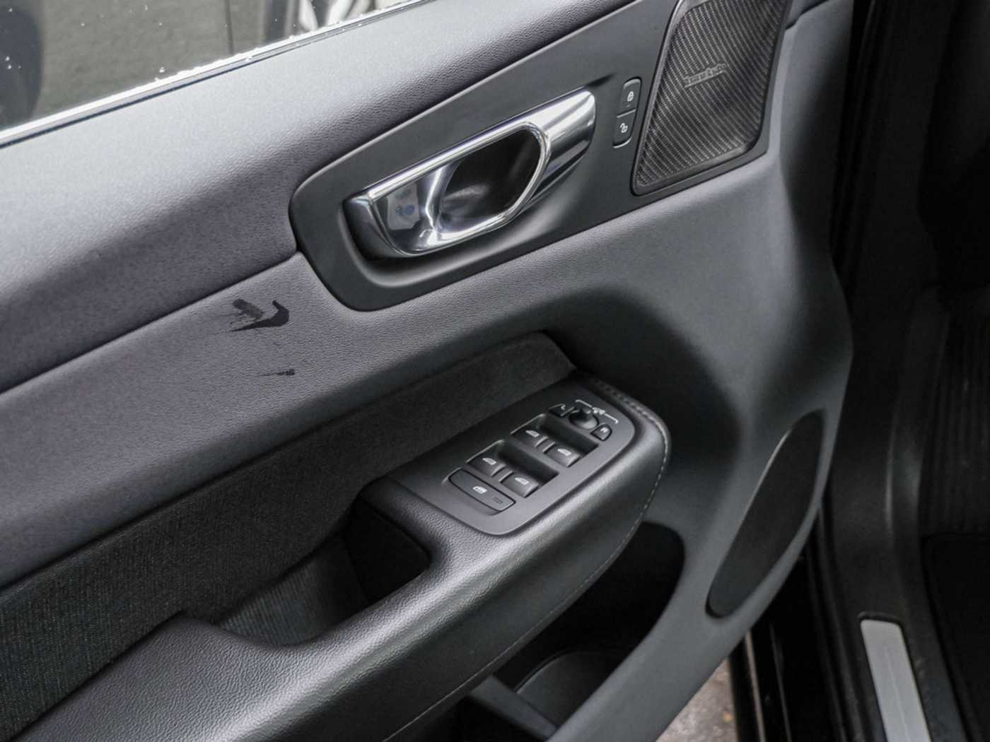 Volvo  T6 Inscription Expression Recharge Plug-In Hybrid