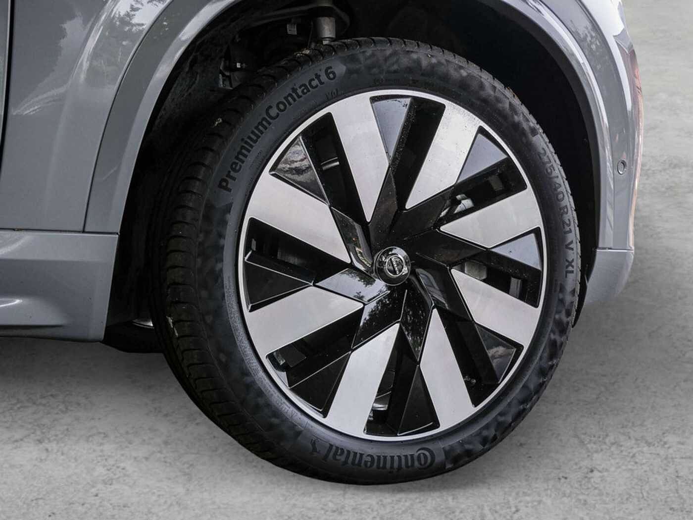 Volvo  T8 Plus Bright Recharge Plug-In Hybrid AWD