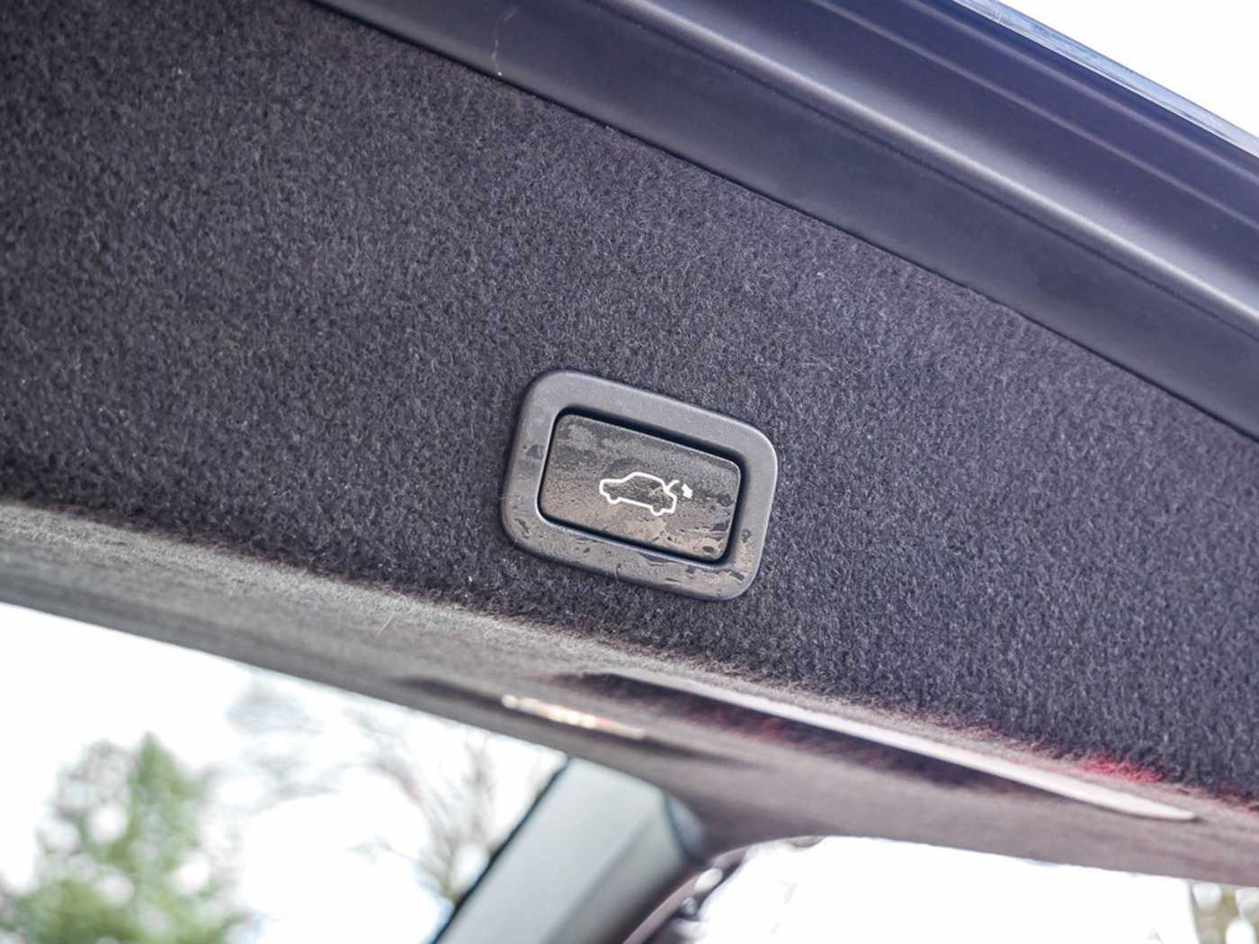 Volvo  D5 AWD Geartronic Summum SHZ FACEL. PANO