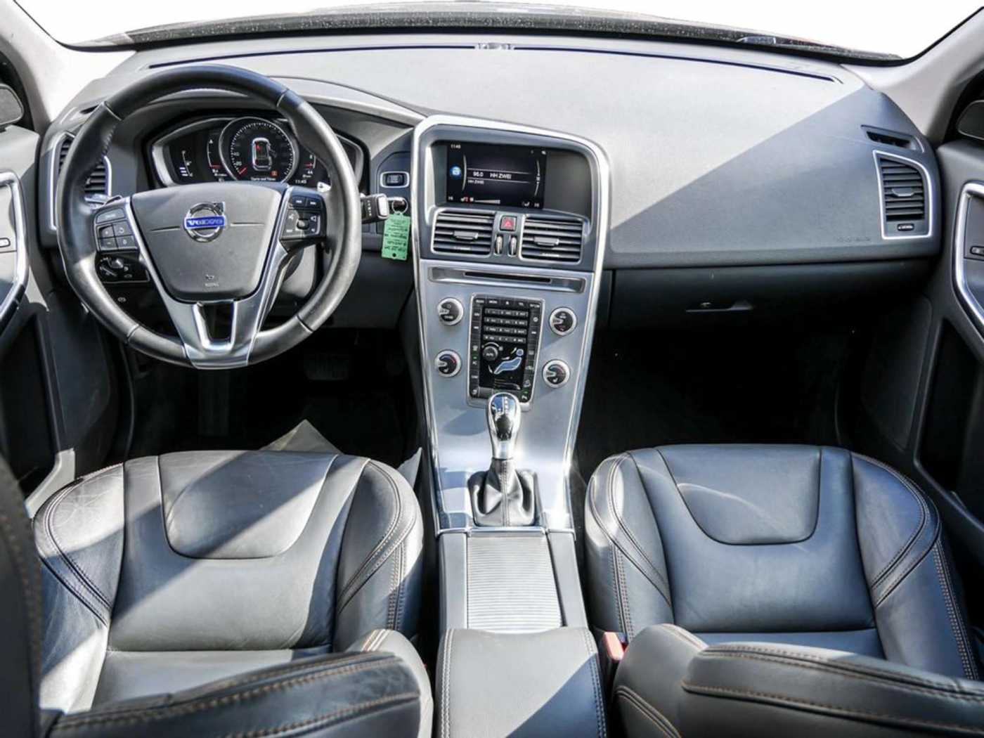 Volvo  D5 AWD Geartronic Summum SHZ FACEL. PANO