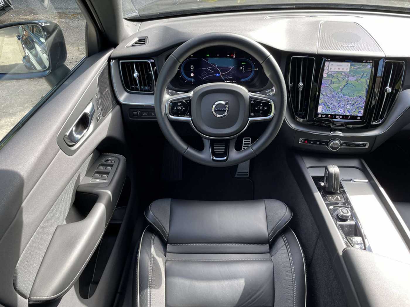 Volvo  T6 R Design Recharge Plug-In Hybrid AWD