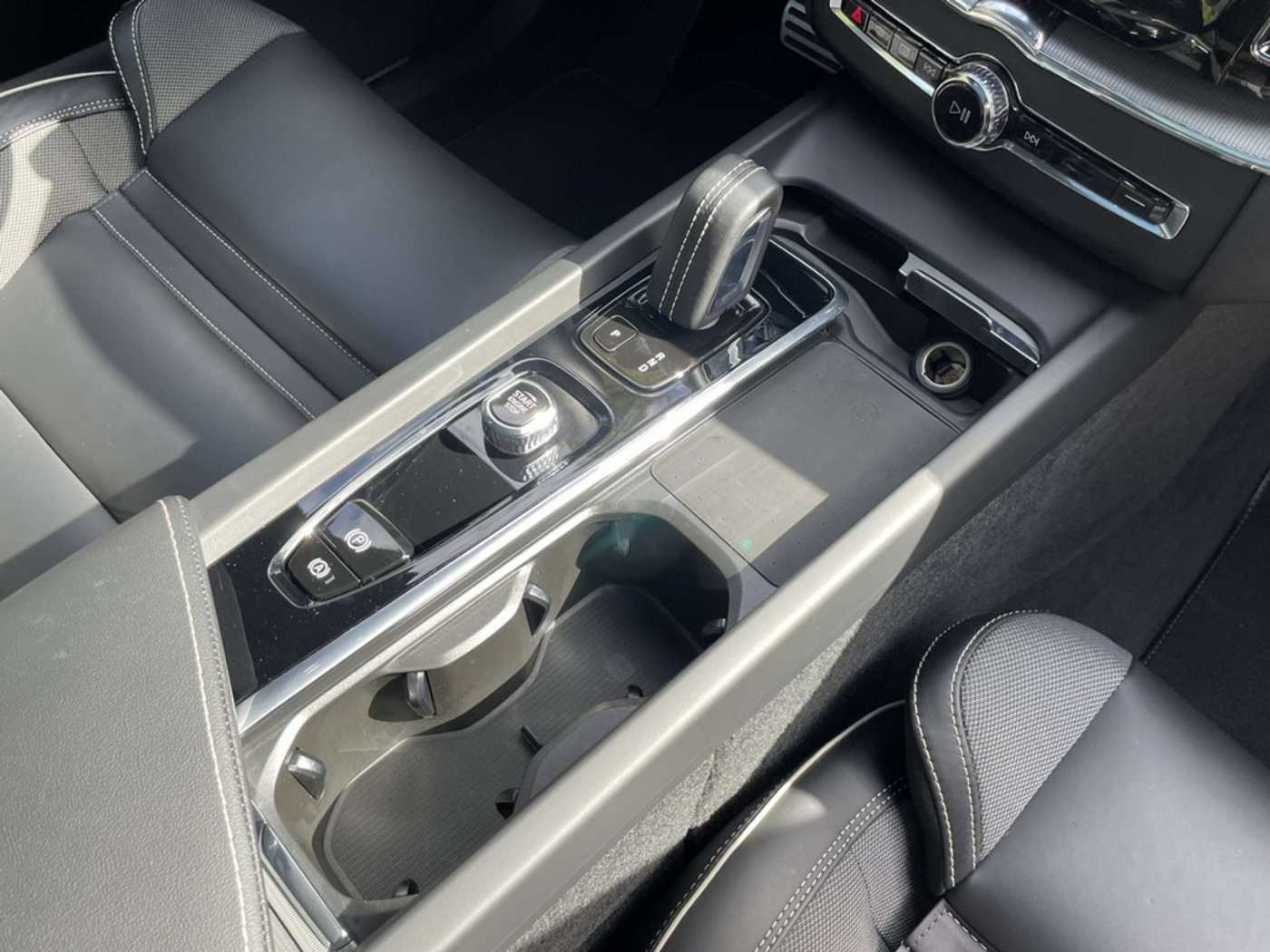 Volvo  T6 R Design Recharge Plug-In Hybrid AWD
