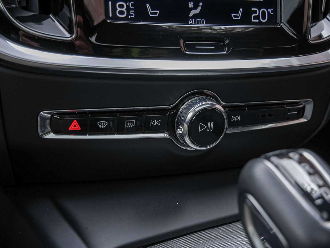 Volvo  T4 Geartronic R-Design HUD LED PANO 360°