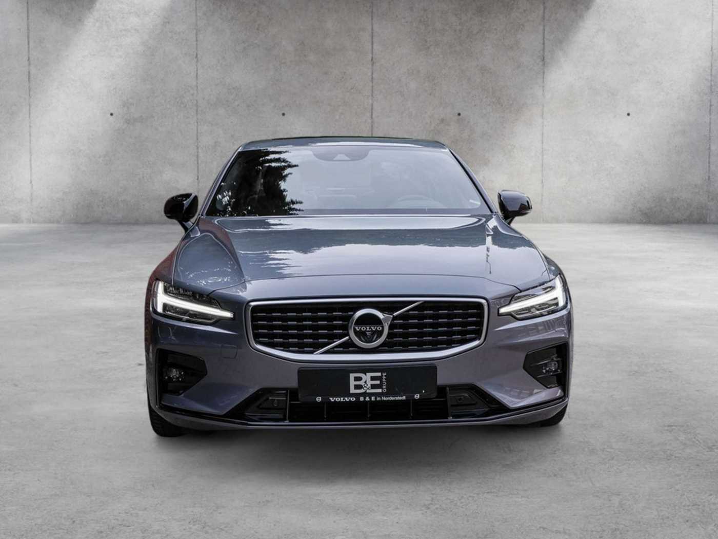 Volvo  T4 Geartronic R-Design HUD LED PANO 360°