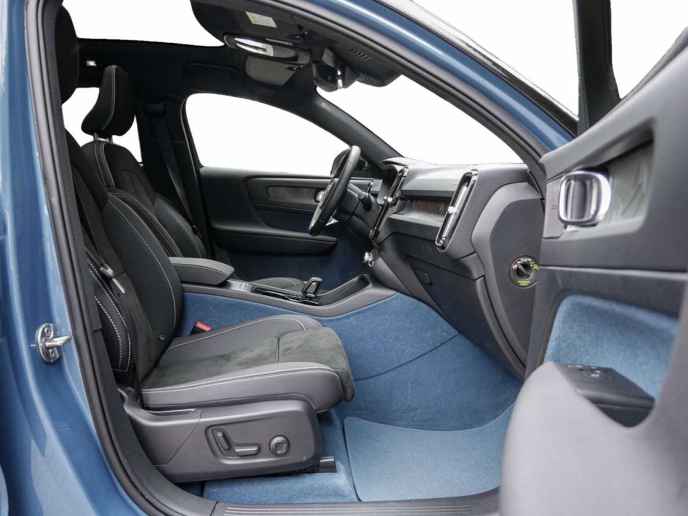 Volvo  1st Edition Recharge Pure Electric AWD