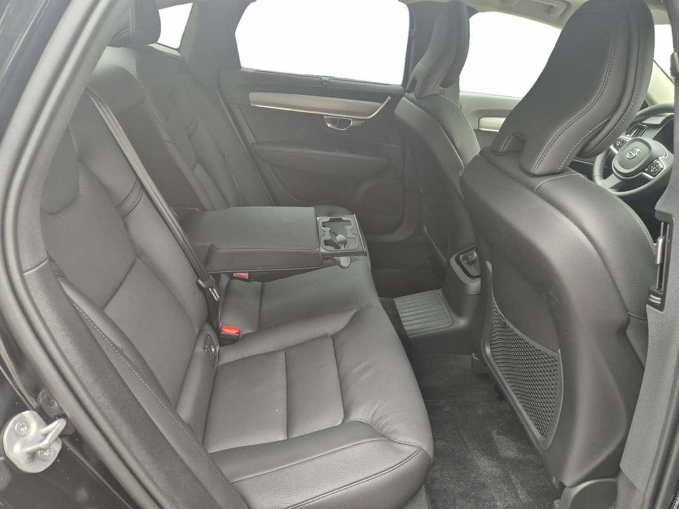 Volvo  T8 Ultimate Dark Recharge Plug-In Hybrid AWD